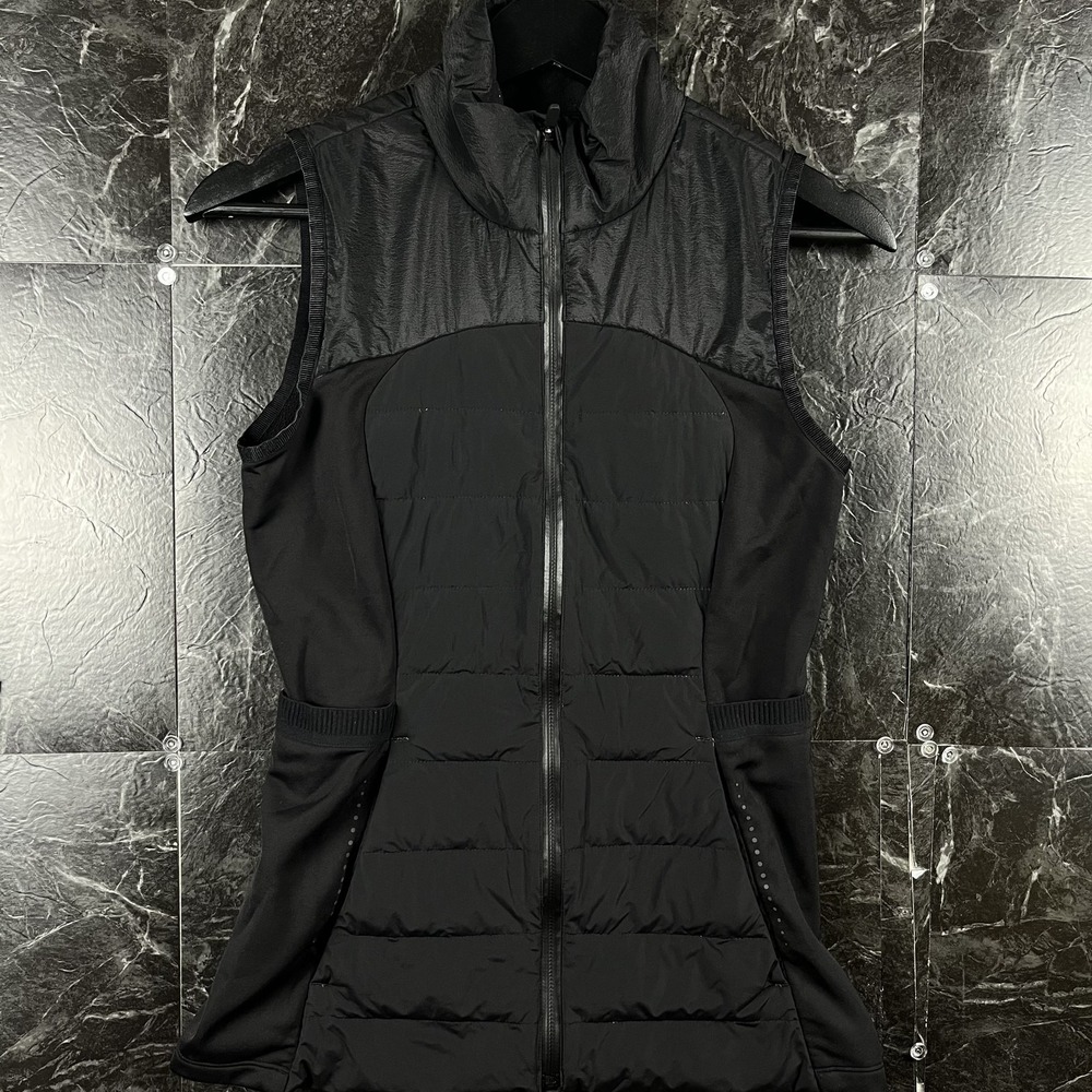 Lululemon Women's Black Puff Down For It All Vest Size 4